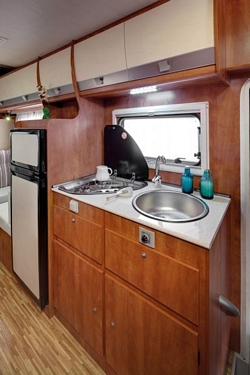 Рент-а-кампер кујна