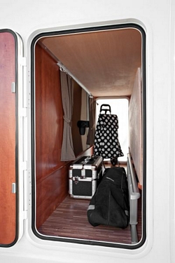 Рент-а-кампер товарен простор